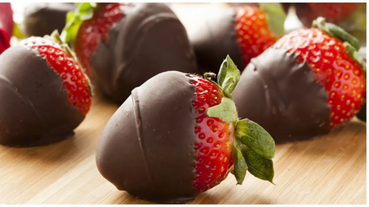 (c) shutterstock