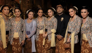 Yasmine Wildblood saat pernikahan Darma Mangkuluhur dan DJ Patricia (Foto: Instagram @yaswilblood)