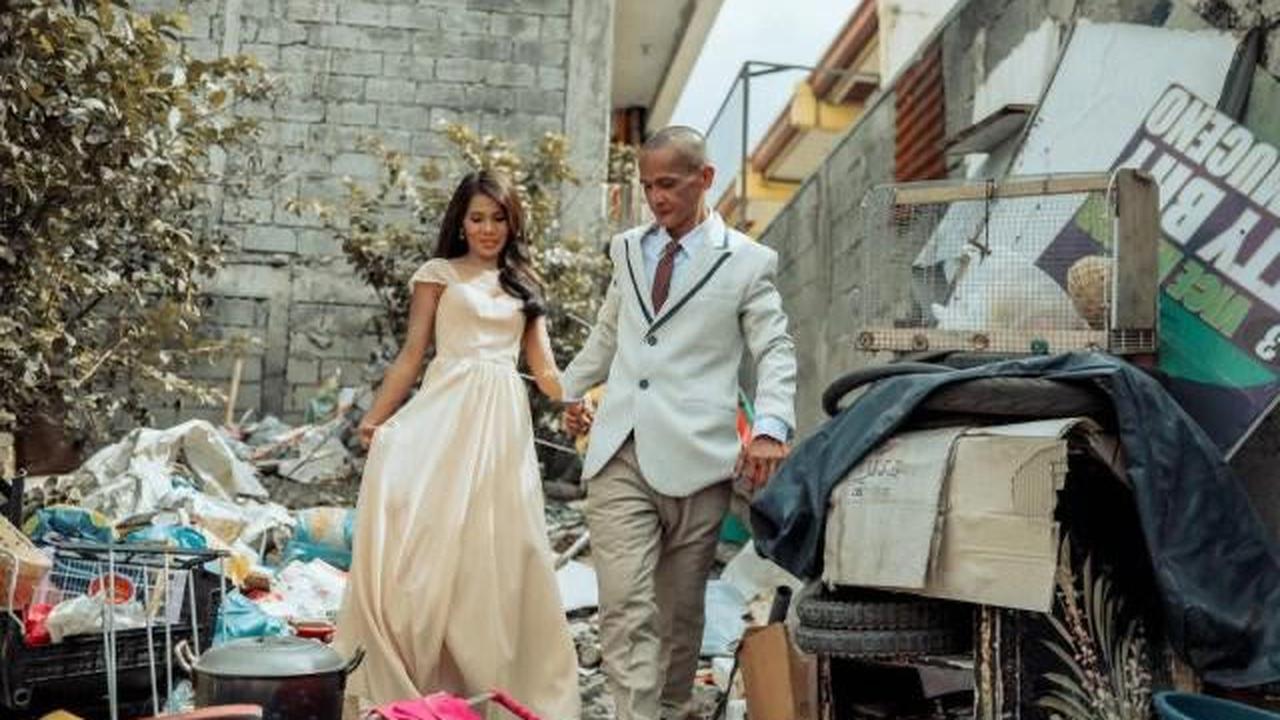 Cerita Haru di Balik Potret Pernikahan Pasangan Berlatar Tumpukan Sampah