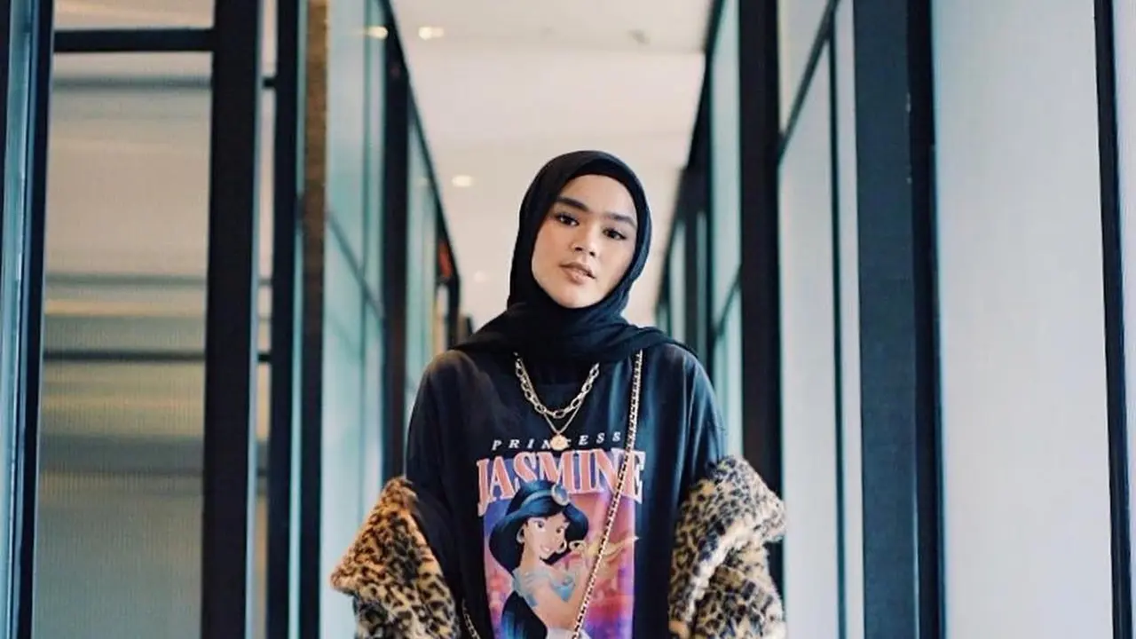 Selalu Tampil Modis, Ini 6 Potret OOTD Sivia Azizah yang Bisa Jadi Inspirasi