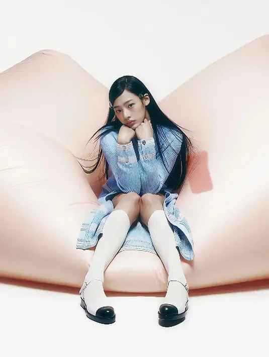 Setelah kesuksesan tersebut, Minji didapuk menjadi brand ambassador dari Chanel. Foto: Instagram.