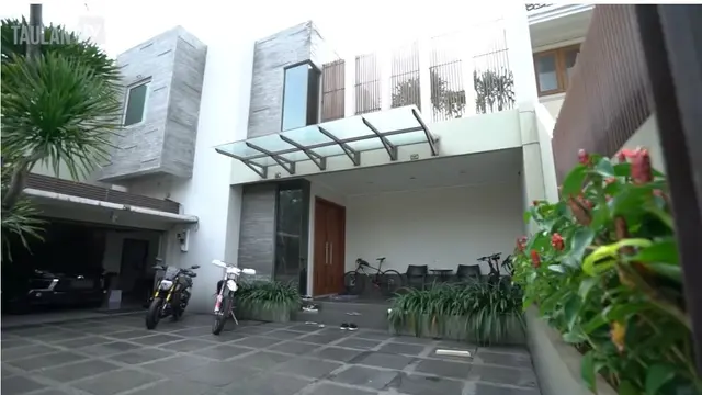 Sudah Tak Ditinggali Inge Anugrah, Ini 8 Potret Rumah Ari Wibowo yang Jarang Tersorot