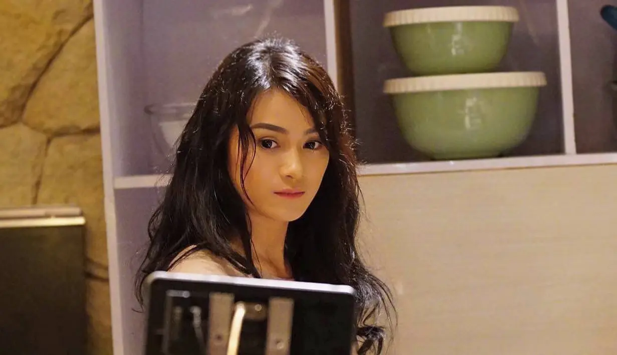 Dara The Virgin memang sudah lama tidak muncul di dunia hiburan. Bahkan The Virgin sudah lama tidak mengeluarkan album. (Foto: instagram.com/darathevirgin)