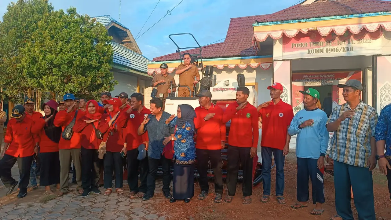 Jadikan Kukar Lumbung Pangan, Wabup Rendi Solihin Salurkan Bantuan ke Petani Muara Kaman
