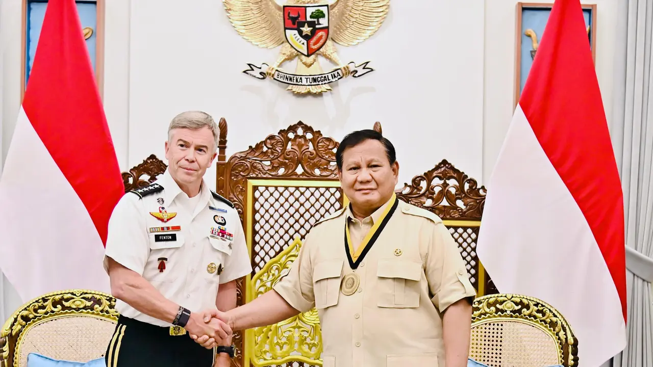 Prabowo Terima Medali Kehormatan dari Komando Operasi Khusus AS di Istana Merdeka