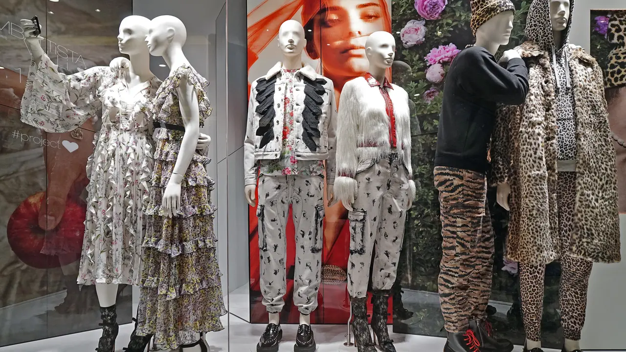 Hadir di Indonesia, Koleksi Giambattista Valli x H&M Ludes Terjual