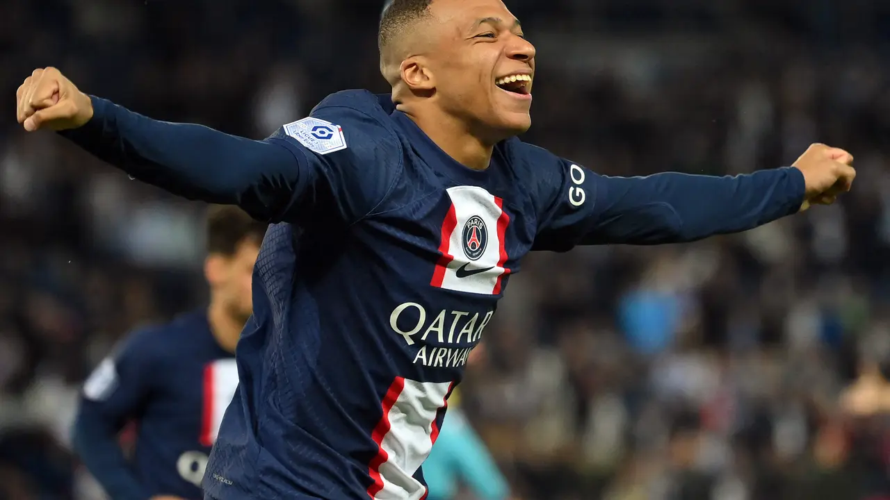 Kylian Mbappe - Paris Saint-Germain - PSG