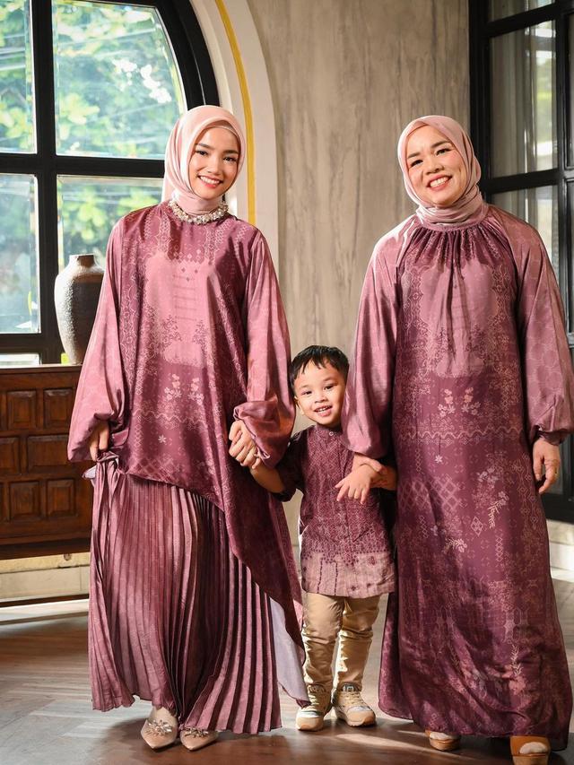 Pemotretan Keluarga Fuji dengan Baju Lebaran