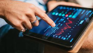 Ilustrasi investasi, revenue (Image by wirestock on Freepik)