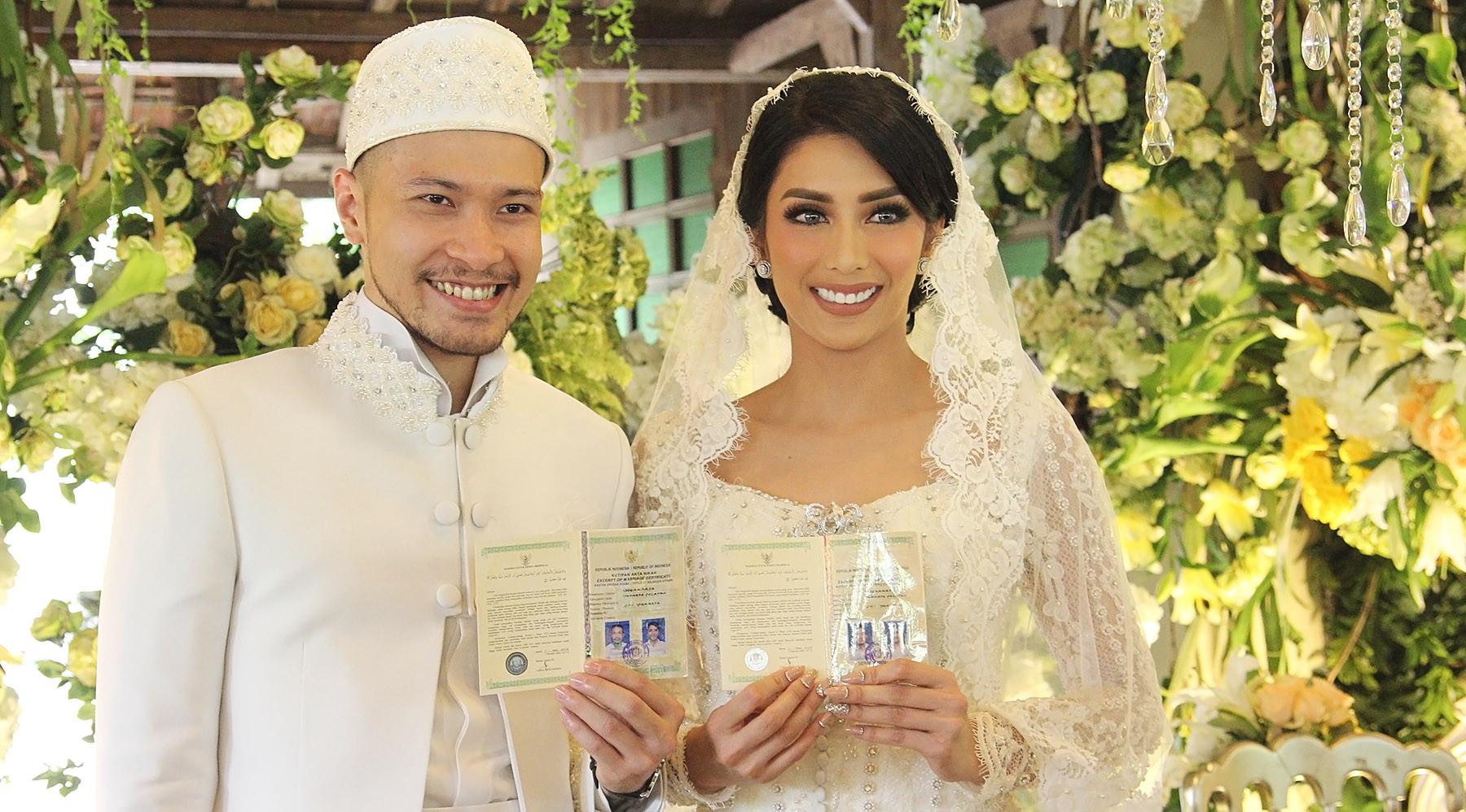 Anti Mainstream Alasan Tyas Mirasih Pilih Akad Nikah Siang Hari News Entertainment Fimela Com