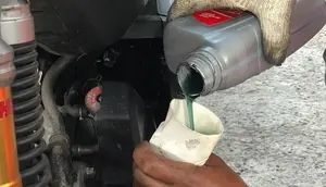 Bukan Cuma Kekentalan, Ini yang Harus Dicek Sebelum Ganti Oli Mesin