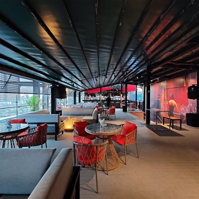 Venue nonton bareng Piala Dunia 2022 di Fat and Sim Rooftop Bar Jakarta. (Foto: Dok Koleksi Fat and Sim Rooftop Bar Jakarta)