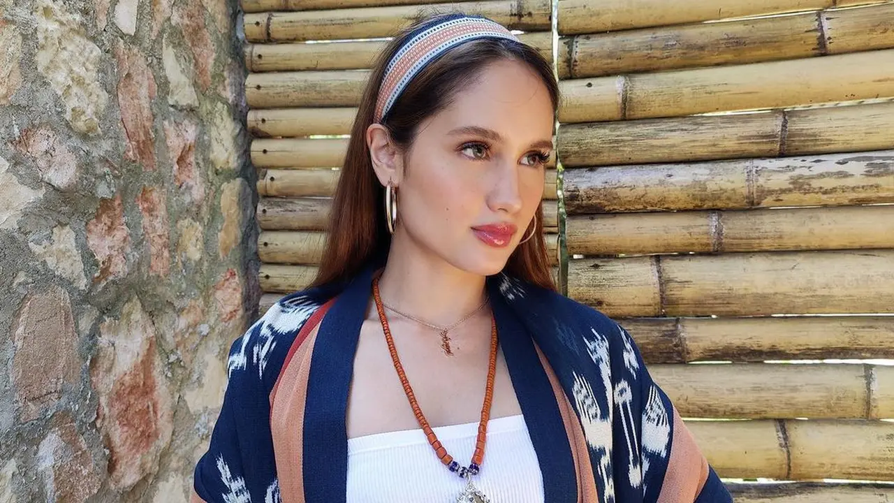 Cinta Laura
