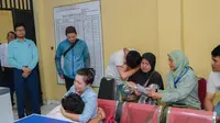 Para pelajar yang tertangkap polisi itu terlihat meminta maaf kepada orangtuanya masing-masing. Bahkan, para orangtuanya itu nampak menangis.