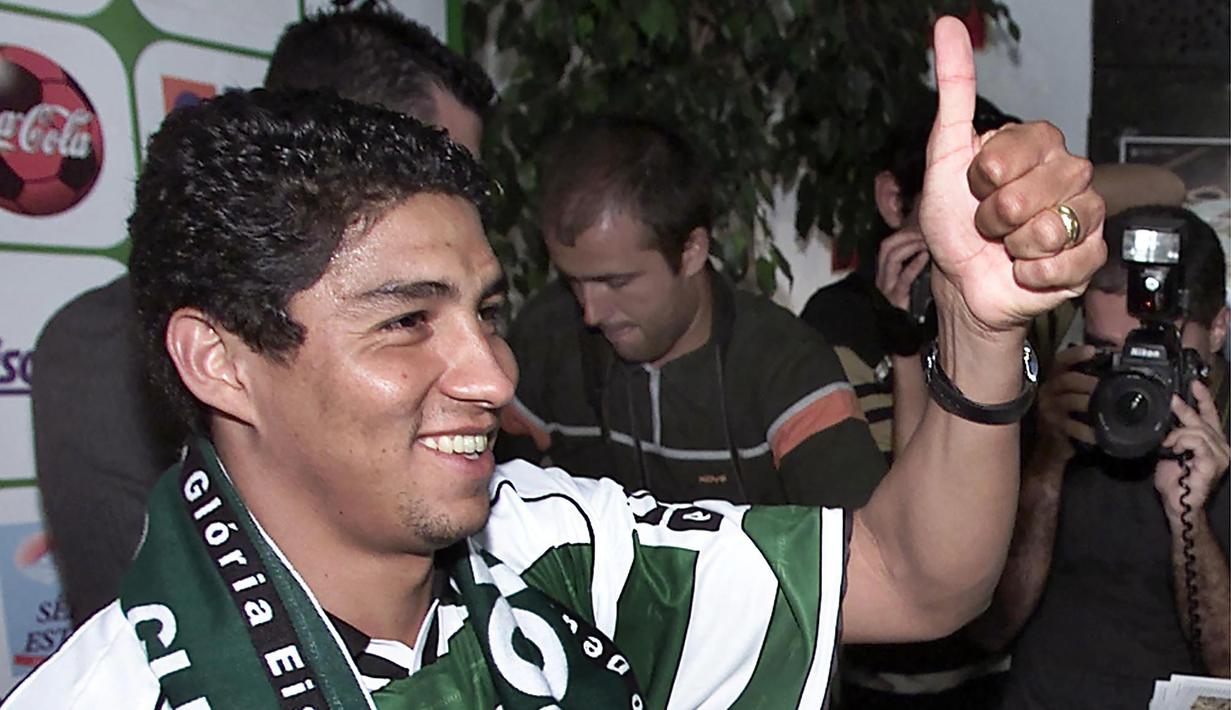 Mario Jardel. Eks striker Brasil berusia 48 tahun yang pensiun pada Januari 2012 bersama Rio Negro-AM ini juga menjadi pencetak gol terbanyak di ajang Liga Champions pada musim 1999/2000 bersama FC Porto. Ia mampu mengoleksi 10 gol dari 13 laga. Gelar top skor pun harus dibagi tiga dengan dua pemain lainnya, Rivaldo dan Raul Gonzalez yang sama-sama mencetak 10 gol. FC Porto sendiri terhenti langkahnya oleh Bayern Munchen di babak perempatfinal. (AFP/Tiago Petinga)