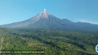 Gunung Semeru di Perbatasan Kabupaten Lumajang dan Malang kembali erupsi (Istimewa)