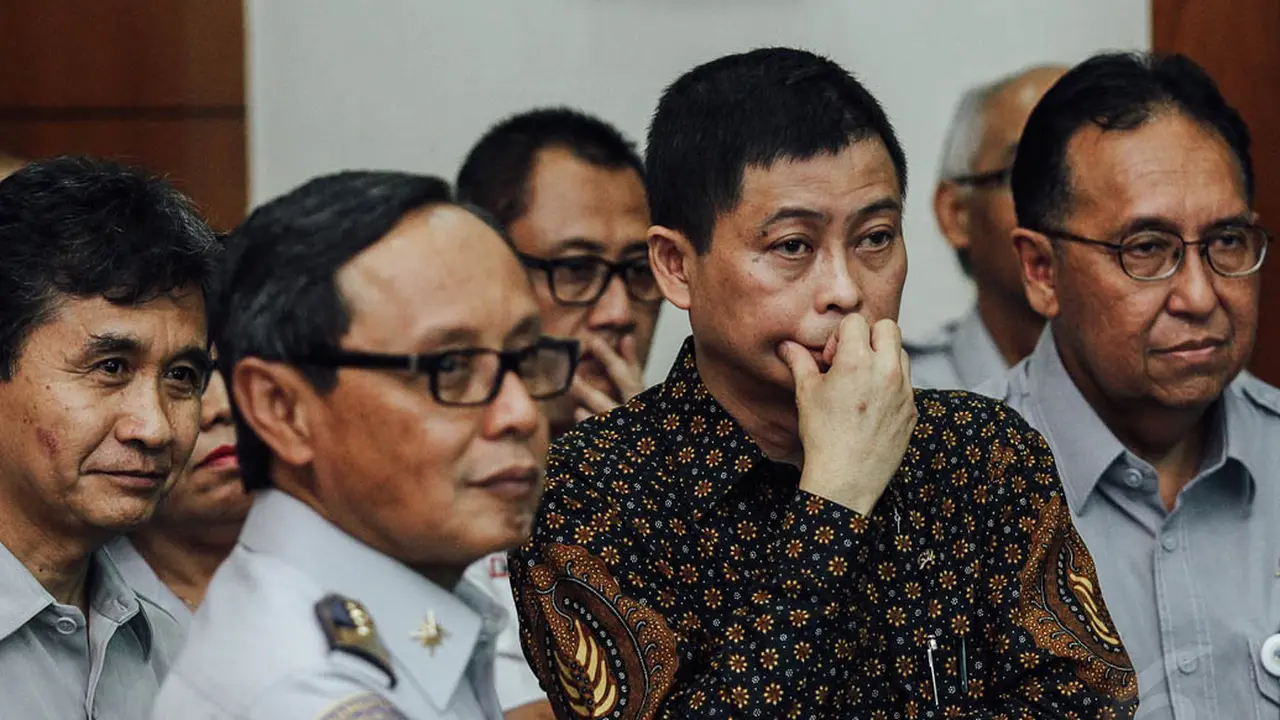 Gaya Menhub Ignasius Jonan Keliling Kantor Barunya