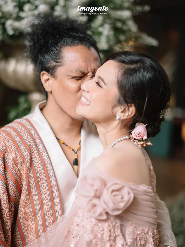 [Fimela] Arie Kriting dan Indah Permatasari