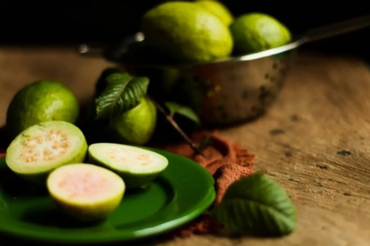 Buah Jambu Biji (Sumber: Freepik)