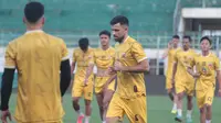 Bek asal Spanyol, Ruxi, menjadi bagian dari Madura United untuk BRI Super League 2025/2026. (Bola.com/Wahyu Pratama)
