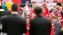 Gelar Piala FA tersebut merupakan trofi ketujuh mereka. Musim ini, Liverpool berpeluang menambah koleksi gelar mereka. The Reds dijadwalkan akan menghadapi Chelsea pada laga final Piala FA yang berlangsung di Wembley pada Sabtu (14/5/2022). (AFP/Paul Ellis)