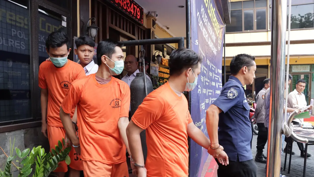Jadi Sindikat Pencurian Motor, Satu Keluarga di Jakbar Diciduk Polisi