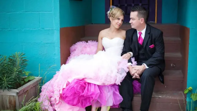 15 Gaun Pengantin Ombre yang Istimewakan Pernikahmu