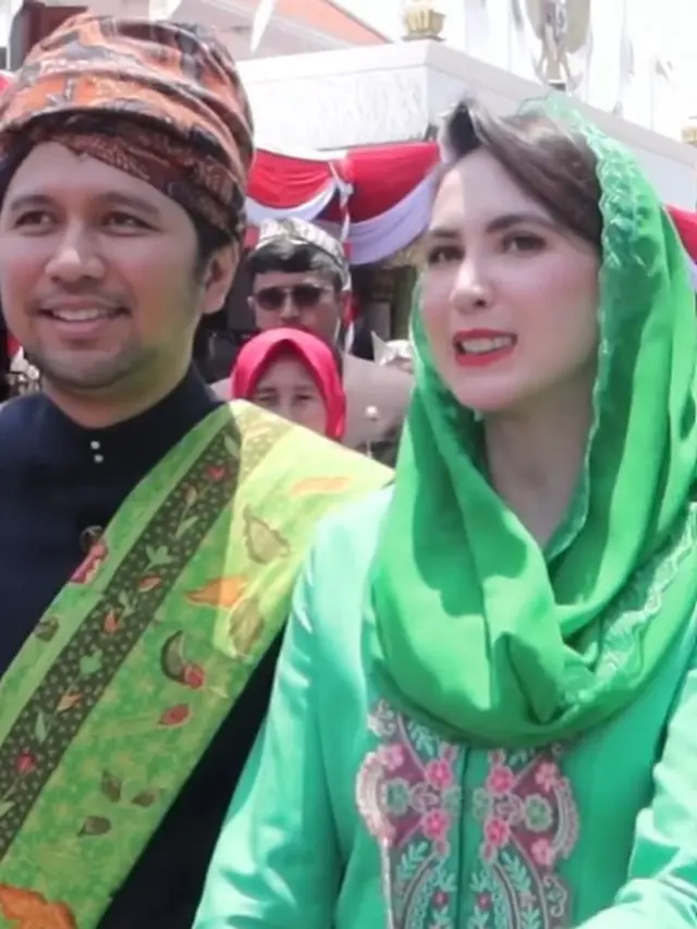 Arumi Bachsin cantik dengan kerudung (Instagram/arumibachsin_94)