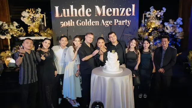 6 Potret Ultah ke-50 Ibunda Sarah Menzel di Bali, Dihadiri Ashanty dan Anang