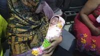 Kisah Bayi Temuan di Teras Rumah Jadi Rebutan Warga