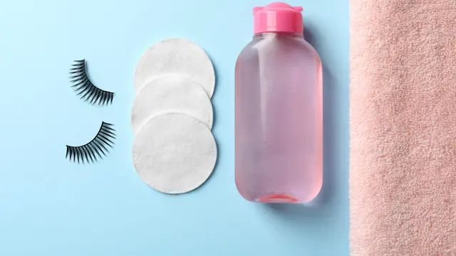 Trik Menghapus Makeup Mata Waterproof yang Tepat, Aman dan Tidak Bikin Iritasi