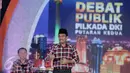 Calon Wagub DKI Jakarta no 2, Djarot Saiful Hidayat menjawab pertanyaan saat debat terakhir Pilgub DKI Jakarta 2017 di Hotel Bidakara, Jakarta, Rabu (12/4). Tema debat Pilgub DKI ini adalah 'Dari Masyarakat untuk Jakarta'. (Liputan6.com/Faizal Fanani)
