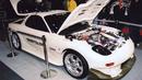 Mazda RX-7 dimodifikasi dengan wide-body kit dengan tampilan mesin yang terlihat ganas. (Source: speedhunters.com)