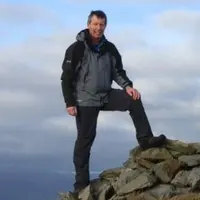 Lelaki Wales ini telah kembali ke rumah setelah selamat dari gempa Nepal.