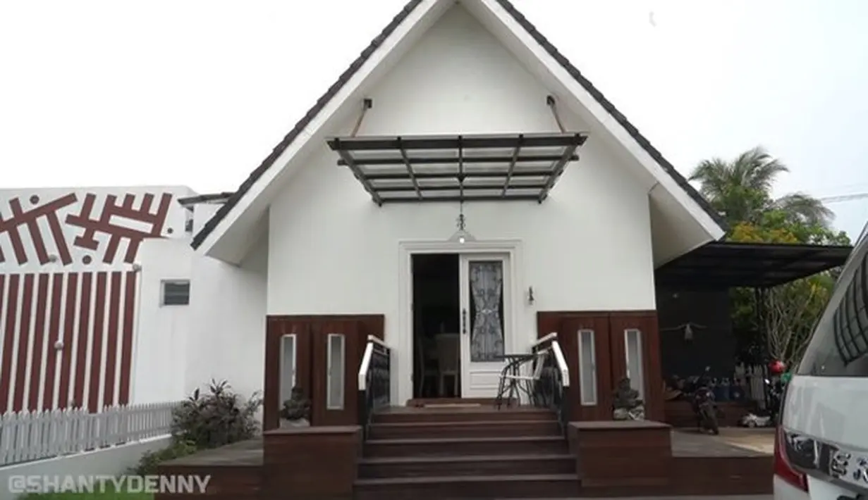 Rumah Pasha Ungu (Youtube/Shanty Denny)