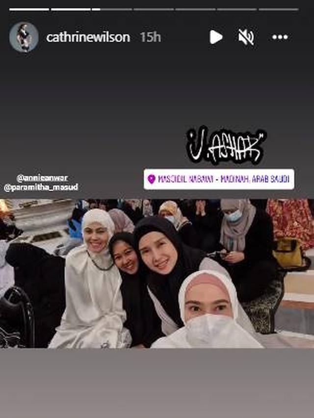 Jalani Ibadah, Ini 7 Potret Catherine Wilson Saat Umrah Ramadhan