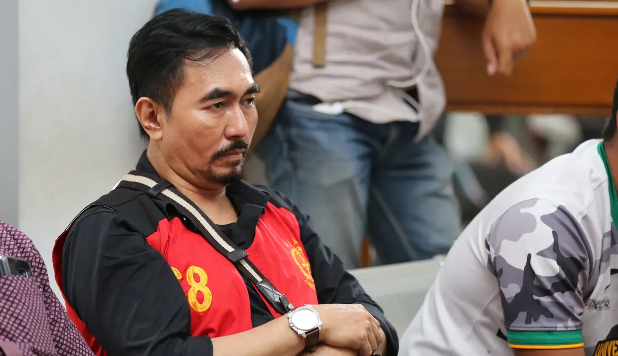 Aa Gatot di vonis sembilan tahun penjara dalam kasus asusila. Selain pidana, ia juga diwajibkan membayar denda Rp 200 juta atau bisa diganti dengan kurungan selama enam bulan. (Adrian Putra/Bintang.com)