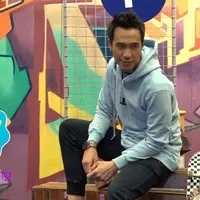 Daniel Mananta menjadi salah satu selebriti yang ikut dalam pemotretan 18 artis pecinta olahraga. Ia berharap kehadirannya bisa memotivasi masyarakat untuk lakukan olahraga. 