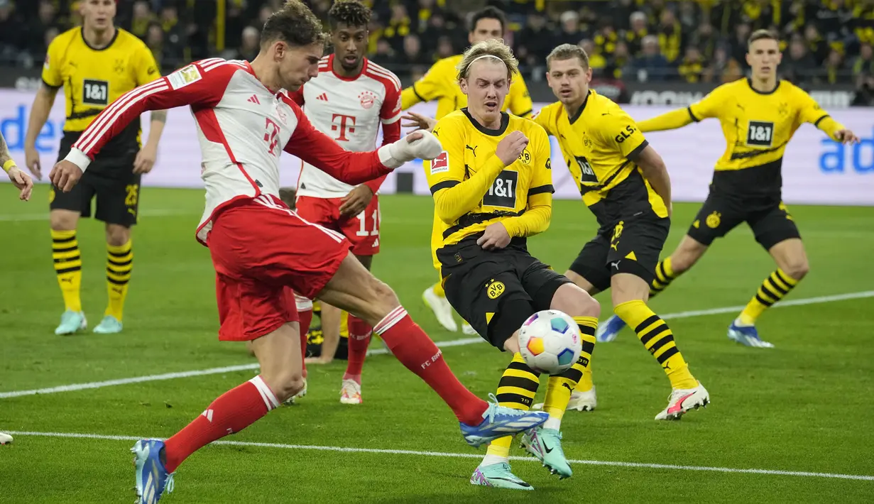 Berkat hasil ini, Bayern masih tertahan di peringkat kedua dengan raihan 26 poin dari 10 laga. (AP Photo/Martin Meissner)