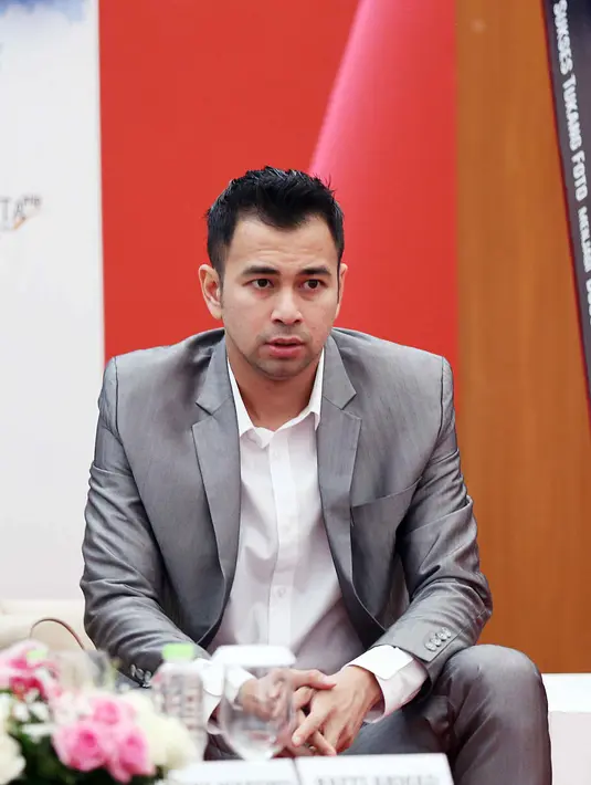 Penyanyi dangdut asal Depok, Ayu Ting Ting secara tegas membantah beberapa waktu lalu. Lantas, apa jawaban suami Nagita Slavina ini mengenai pemberitaan yang beredar. (Nurwahyunan/Bintang.com)