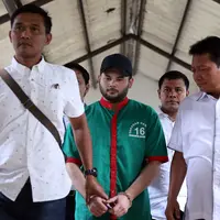 Ridho Rhoma menjalani pemeriksaan di BNN. (Nurwahyunan/Bintang.com)