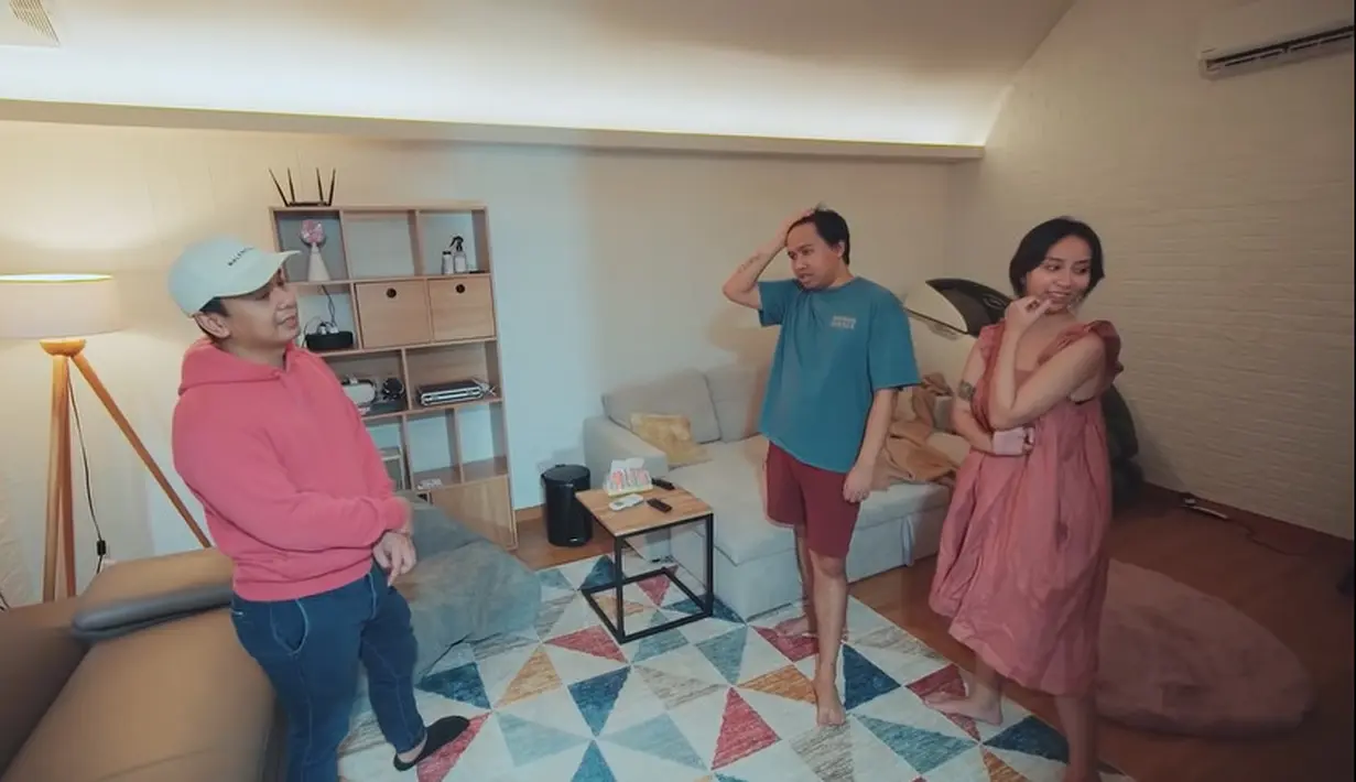 Rumah Baru Joshua Suherman (Youtube/Raditya Dika)