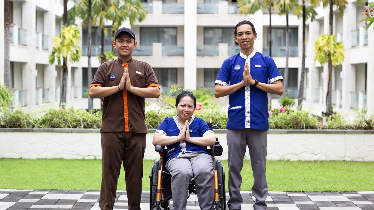 Jaringan hotel Archipelago juga melibatkan penyandang disabilitas untuk bekerja dengan berbagai posisi mulai dari front office hingga engineering.