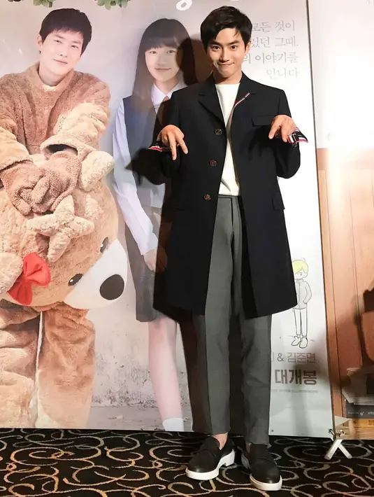 "Aku senang, semua orang baik yang kutemi menjadi populer. Park Jung Min, Kim Junghyun, Byun Yo Han semua berpikir seperti ini kan?" ujar Suho sambil tertawa. (Foto: instagram.com/heysuhoshi)