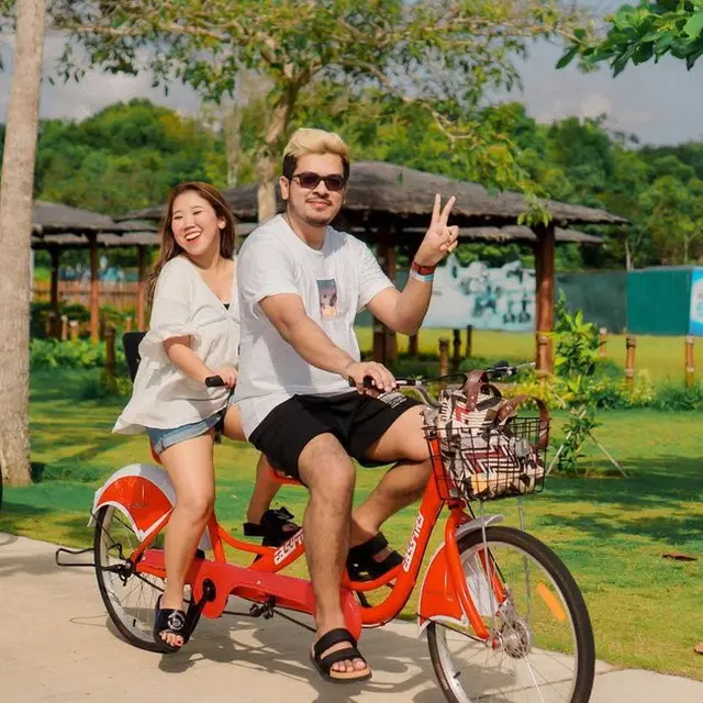 Akui Sudah Putus, Ini 6 Momen Kebersamaan Kiky Saputri dan Agus Priyono