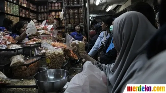 ramainya pasar jatinegara