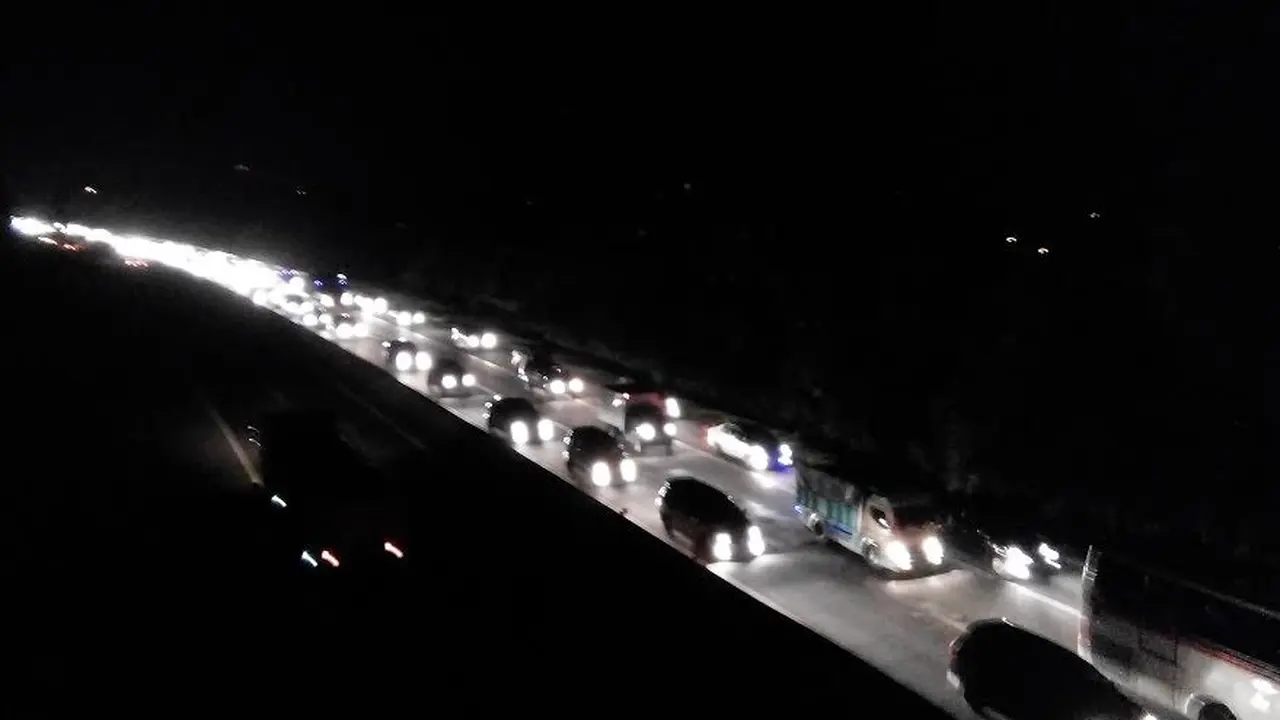 Macet malam ini