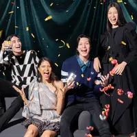 Inspirasi outfit sambut Natal dan Tahun Baru 2022 yang dihadirkan oleh voilà.id. credit: voila.id