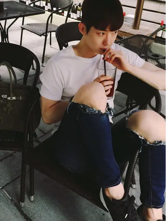 Ini bukan serial drama pertama untuk Jo Kwon, sebelumnya dia sudah pernah membintangi beberapa drama, seperti ”ALL My Love", dan “Queen of The Office”. (Instagram/Kwon_jo)