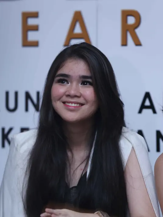 Untuk menjadi sebuah grup vokal tentunya dibutuhkan kualitas vokal yang baik. Namun BLINK sepertinya memiliki paket lengkap, karena tak hanya kualitas vokal mereka juga memiliki penampilan yang cantik dan menarik. (Nurwahyunan/Bintang.com)